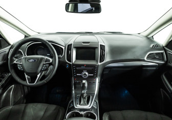 Подержанный автомобиль Ford S-MAX 2018 года (13 фото)