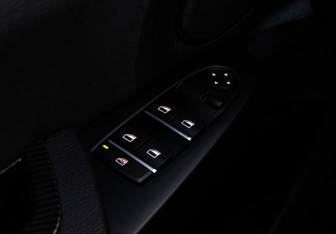 Подержанный автомобиль BMW X3 2013 года (15 фото)