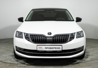 Подержанный автомобиль Skoda Octavia Liftback 2017 года (2 фото)