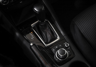 Подержанный автомобиль Mazda 3 Sedan 2014 года (16 фото)