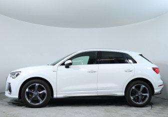 Подержанный автомобиль Audi Q3 2020 года (9 фото)