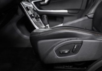 Подержанный автомобиль Volvo XC60 2012 года (19 фото)