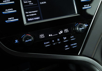 Подержанный автомобиль Toyota Camry Sedan 2021 года (17 фото)