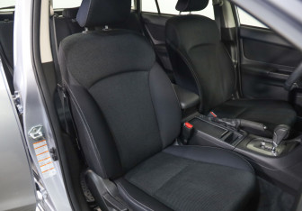 Подержанный автомобиль Subaru XV 2013 года (18 фото)