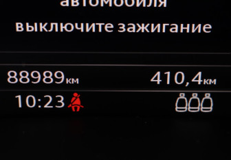 Подержанный автомобиль Audi Q7 2015 года (29 фото)