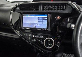 Подержанный автомобиль Toyota Aqua 2019 года (17 фото)