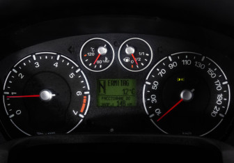 Подержанный автомобиль Ford Fiesta Hatchback 2007 года (16 фото)