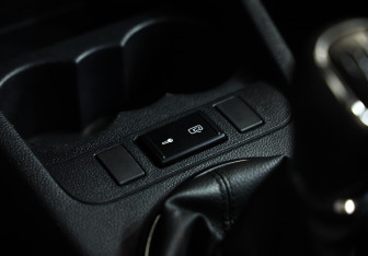 Подержанный автомобиль Skoda Fabia Hatchback 2013 года (15 фото)