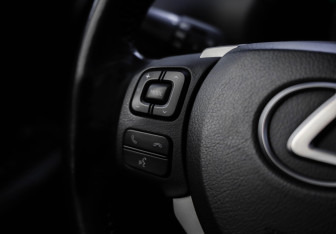 Подержанный автомобиль Lexus NX 2015 года (13 фото)