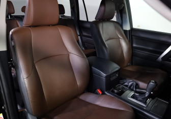 Подержанный автомобиль Toyota Land Cruiser Prado 2016 года (23 фото)