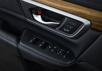 Подержанный автомобиль Honda CR-V 2017 года (13 фото)