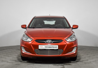 Подержанный автомобиль Hyundai Solaris Hatchback 2011 года (2 фото)