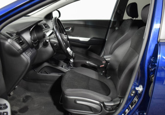 Подержанный автомобиль Kia Rio Hatchback 2014 года (10 фото)