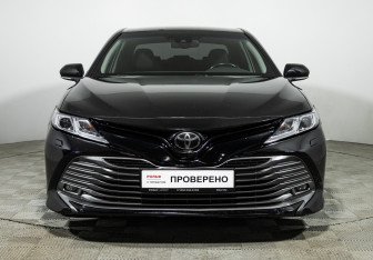 Подержанный автомобиль Toyota Camry Sedan 2019 года (2 фото)
