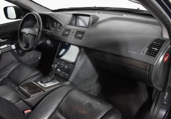 Подержанный автомобиль Volvo XC90 2010 года (12 фото)
