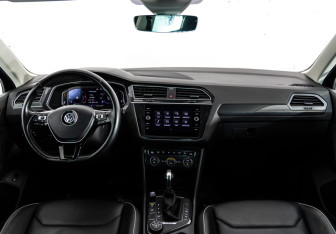 Подержанный автомобиль Volkswagen Tiguan 2019 года (10 фото)