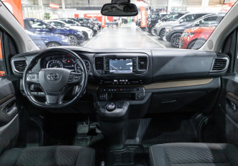 Подержанный автомобиль Toyota ProAce 2018 года (21 фото)