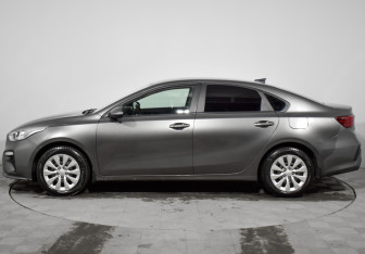 Подержанный автомобиль Kia Cerato Sedan 2020 года (9 фото)