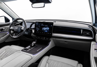 Подержанный автомобиль GAC GS8 2023 года (12 фото)