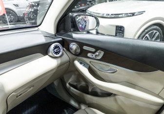Подержанный автомобиль Mercedes-Benz GLC Coupe 2018 года (34 фото)