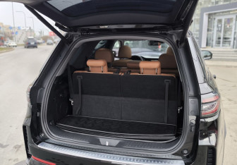 Подержанный автомобиль Changan CS95 2023 года (7 фото)