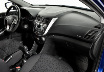 Подержанный автомобиль Hyundai Solaris Sedan 2015 года (12 фото)