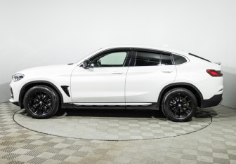 Подержанный автомобиль BMW X4 2019 года (8 фото)