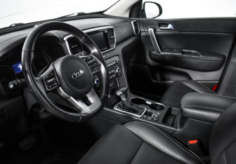 Подержанный автомобиль Kia Sportage 2018 года (9 фото)