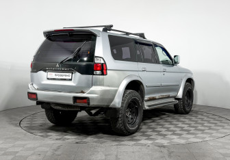 Подержанный автомобиль Mitsubishi Pajero Sport 2008 года (5 фото)