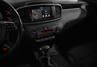 Подержанный автомобиль Kia Sorento 2018 года (20 фото)