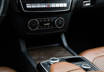 Подержанный автомобиль Mercedes-Benz GLE 2017 года (13 фото)