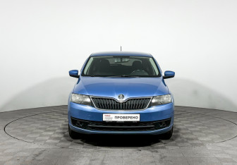 Подержанный автомобиль Skoda Rapid Liftback 2014 года (2 фото)