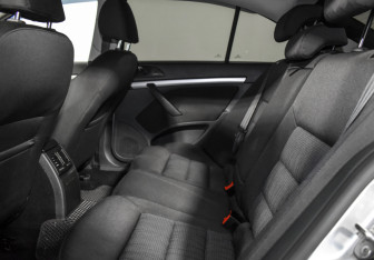 Подержанный автомобиль Skoda Octavia Liftback 2012 года (12 фото)