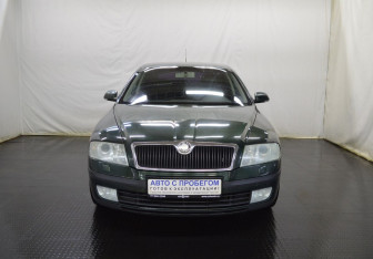 Подержанный автомобиль Skoda Octavia Liftback 2005 года (2 фото)
