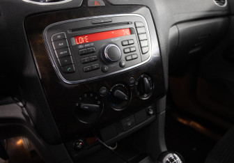 Подержанный автомобиль Ford Focus Sedan 2007 года (11 фото)