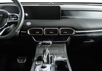 Подержанный автомобиль Jetour X70 Plus 2025 года (14 фото)