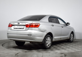 Подержанный автомобиль Lifan Solano 2016 года (5 фото)