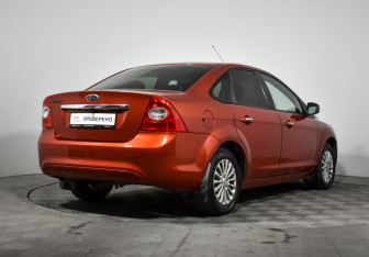 Подержанный автомобиль Ford Focus Sedan 2008 года (5 фото)
