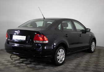 Подержанный автомобиль Volkswagen Polo Sedan 2011 года (5 фото)
