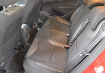 Подержанный автомобиль Peugeot 308 Hatchback 2009 года (11 фото)