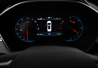 Подержанный автомобиль Chevrolet Captiva 2022 года (18 фото)
