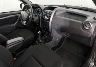 Подержанный автомобиль Renault Duster 2018 года (13 фото)