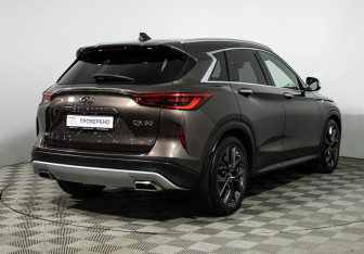 Подержанный автомобиль Infiniti QX50 2018 года (5 фото)