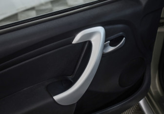 Подержанный автомобиль Renault Sandero 2012 года (15 фото)