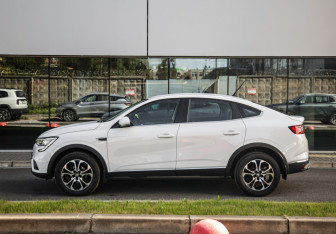 Подержанный автомобиль Renault Arkana 2019 года (9 фото)