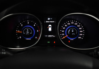 Подержанный автомобиль Hyundai Santa Fe 2013 года (16 фото)