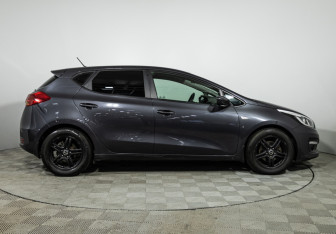 Подержанный автомобиль Kia Ceed Hatchback 2016 года (4 фото)