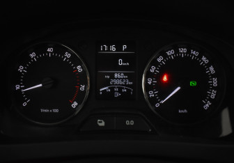 Подержанный автомобиль Skoda Rapid Liftback 2014 года (19 фото)