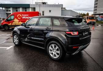 Подержанный автомобиль Land Rover Range Rover Evoque 2017 года (7 фото)