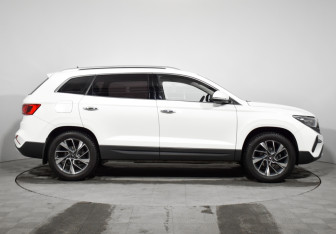 Подержанный автомобиль Jetta VS7 2023 года (4 фото)